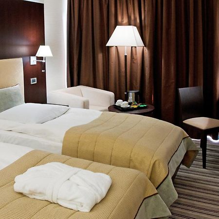 Premier Hotel Dnister Лвив Стая снимка