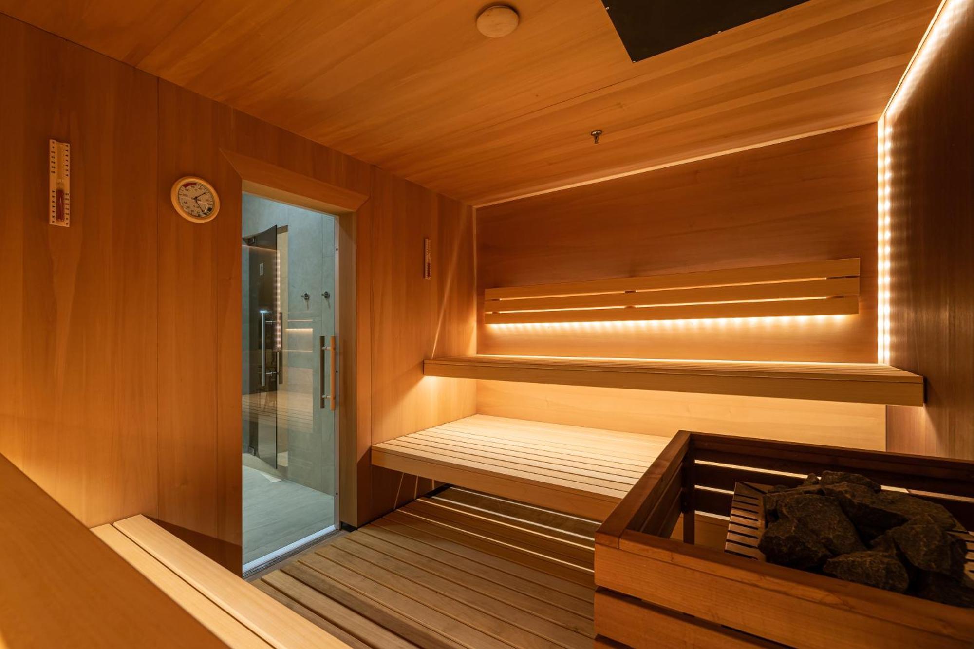 Premier Hotel Dnister Лвив Екстериор снимка