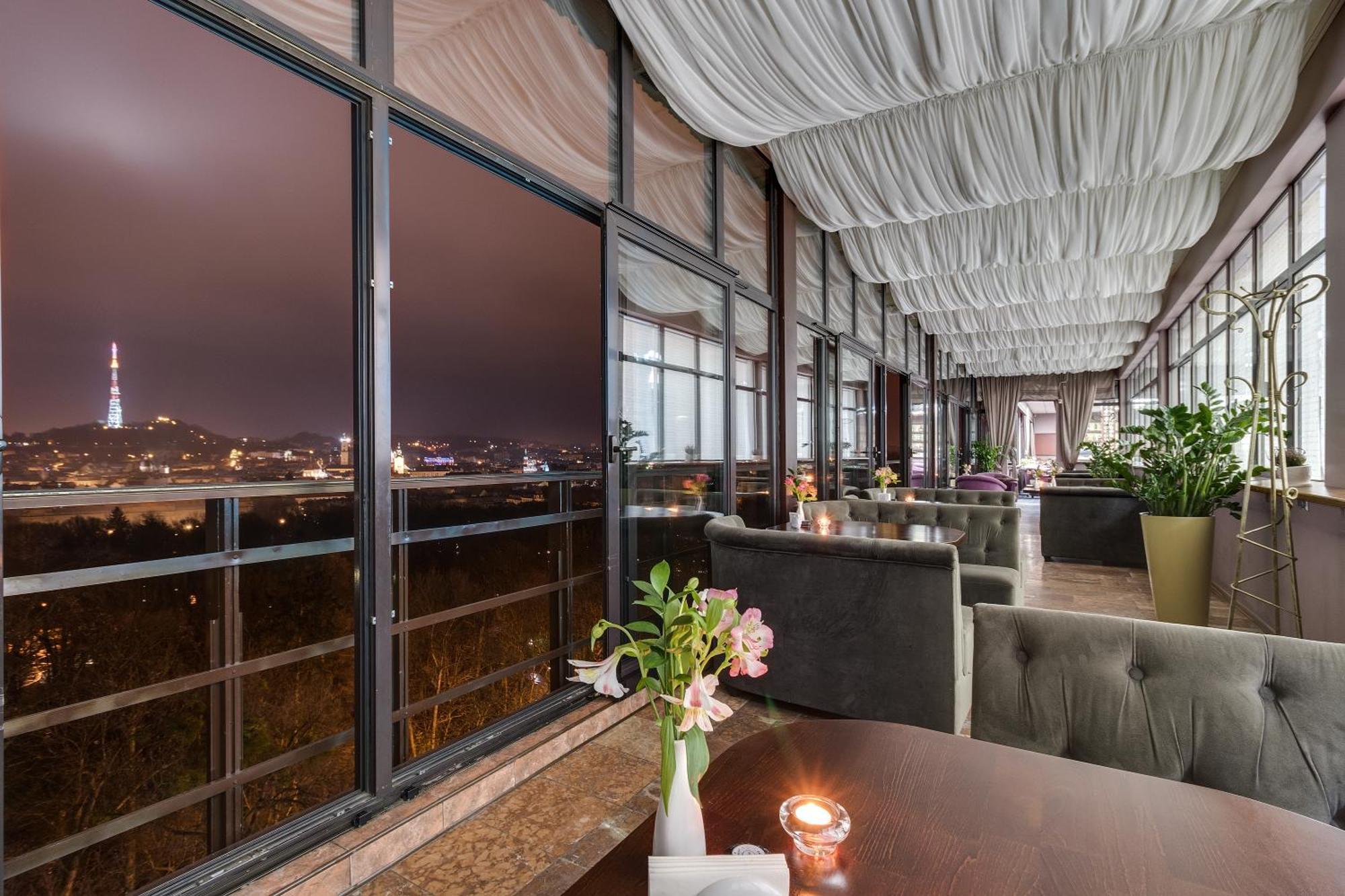 Premier Hotel Dnister Лвив Екстериор снимка