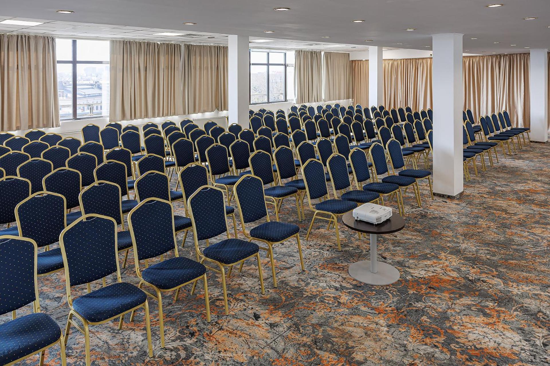 Premier Hotel Dnister Лвив Екстериор снимка