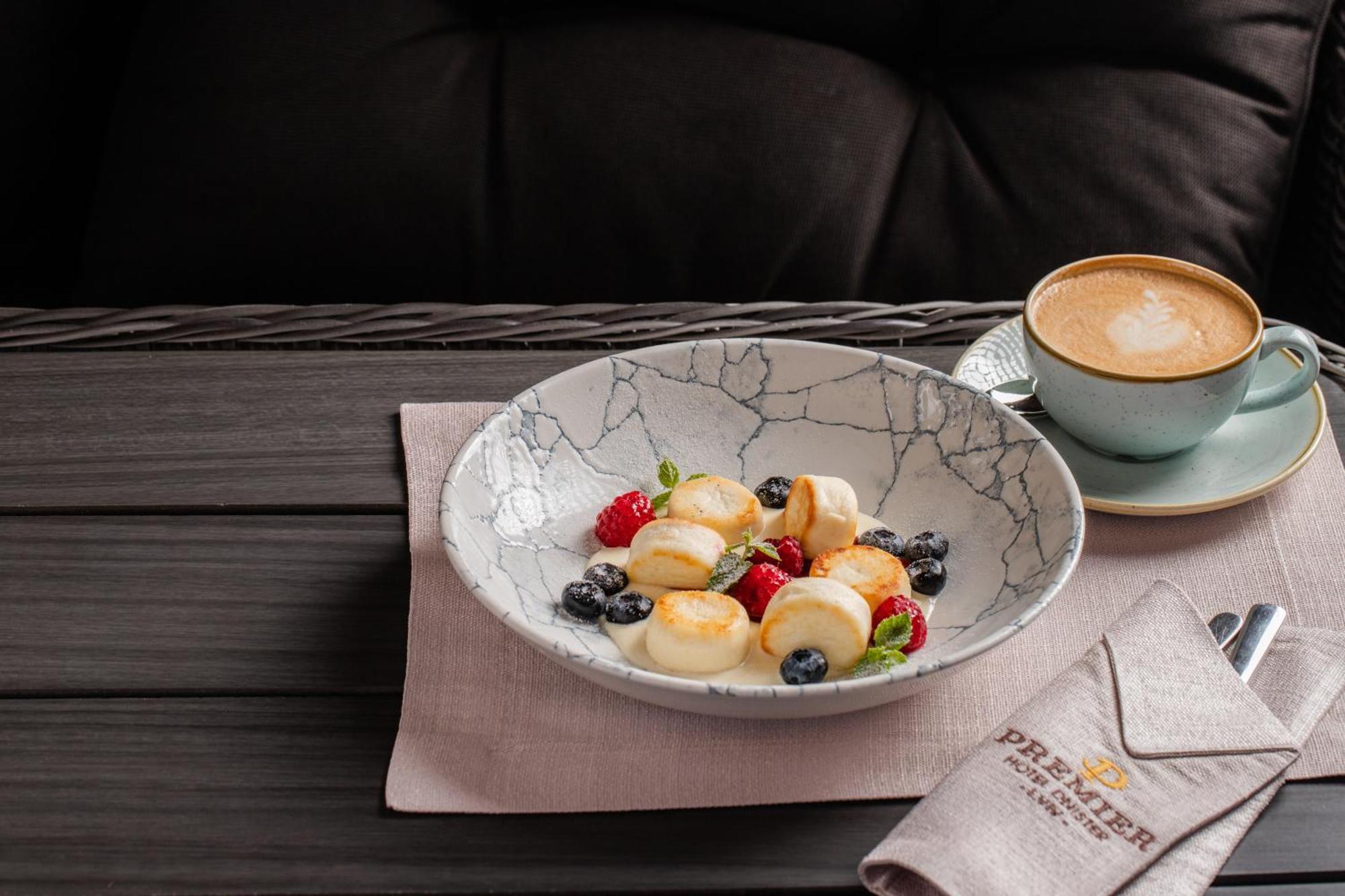 Premier Hotel Dnister Лвив Екстериор снимка