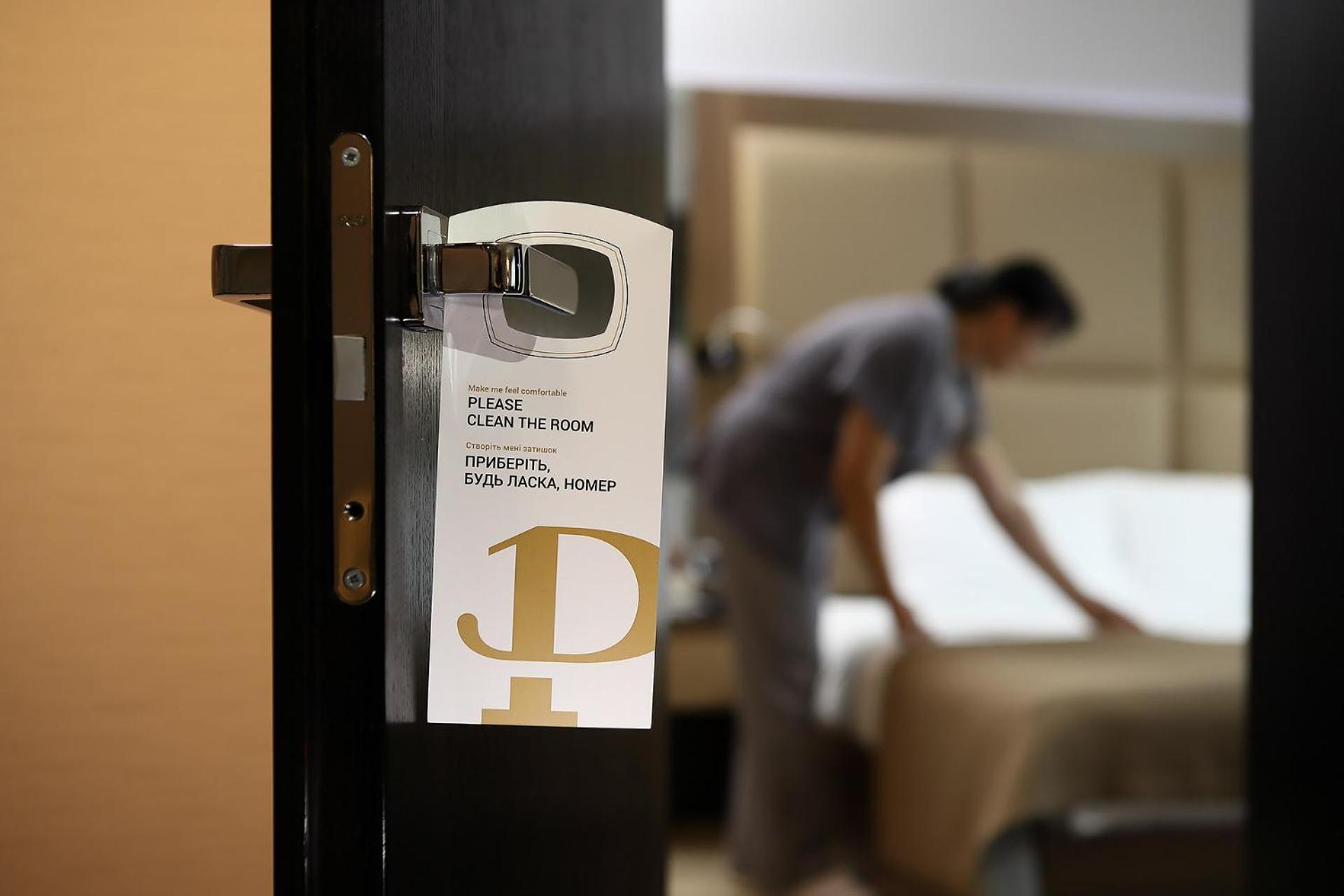 Premier Hotel Dnister Лвив Екстериор снимка